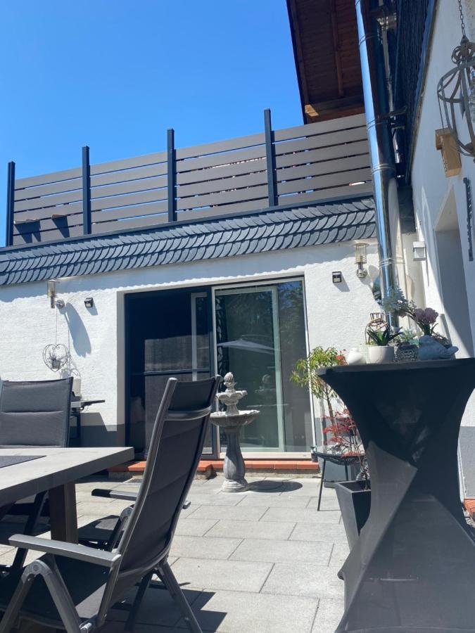 4 Zimmer 11 Personen Wohnung Garten Terrasse Grill 2 Badezimmer Wuppertal Exterior foto